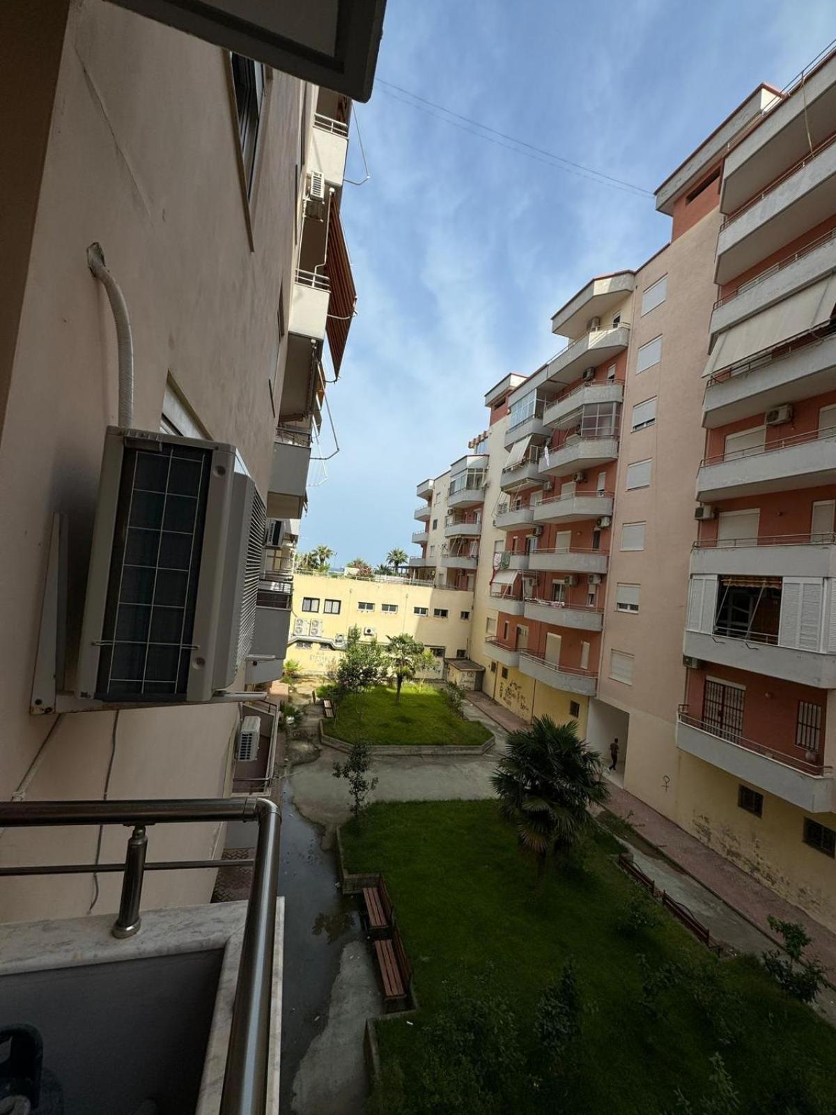 Renting House Vlorë Екстериор снимка